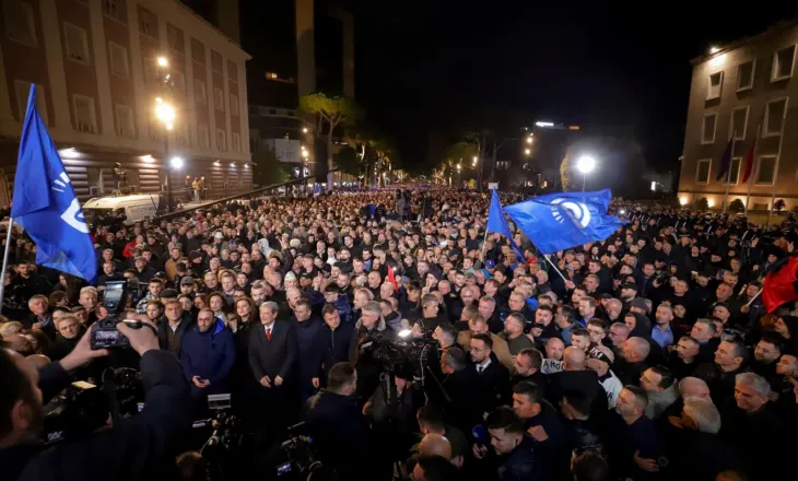 Live/Luçiano Boçi çel fjalimet në protestë: Na ka thirrrur rezistenca