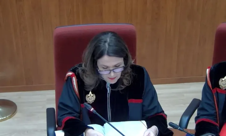 LIVE- Seanca për Ballukun në Kushtetuese, përfaqësuesja e qeverisë: U pezullua puna e Ministrisë së Energjitikës dhe Infrastrukturës