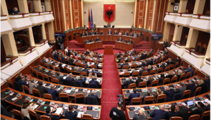 LIVE! Shqipëria në ‘Bordin e Paqes’ së Trump, nis shqyrtimi i projektligjit në Kuvend