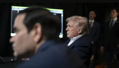 Lodhja, zëri i ngjirur dhe njoftimet tronditëse: 3 “momentet” e konferencës së Trump për Venezuelën