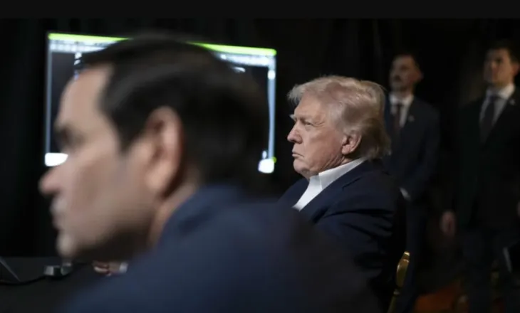 Lodhja, zëri i ngjirur dhe njoftimet tronditëse: 3 “momentet” e konferencës së Trump për Venezuelën