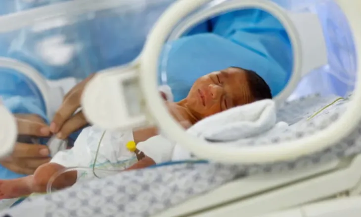 Lufta e Izraelit në Gaza ul numrin e lindjeve me 41%, numër i lartë vdekjesh dhe abortesh