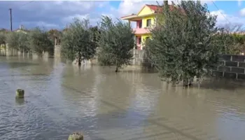 Lumi Erzen del nga shtrati, përmbytje masive në Sukth dhe Katund i Ri