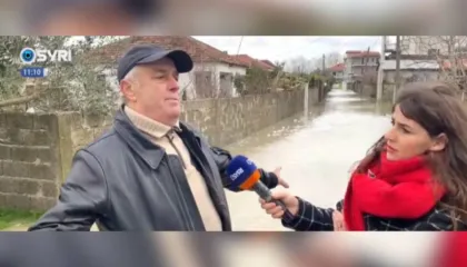 Lumi Erzen del nga shtrati, rrethohen banorët e Sukthit: Gruaja më ka mbetur brenda, askush nuk na ndihmon
