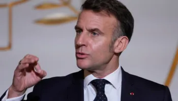 Macron paralajmëron: Shkelja e sovranitetit të Grenlandës do të çojë në ‘efekte të papara’