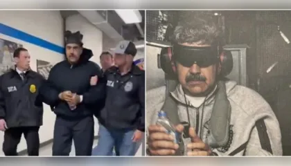 Maduro dërgohet në New York, Presidenti i Venezuelës shfaqet me pranga në duar i rrethuar nga agjentët (VIDEO)