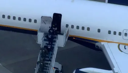 Maduro dhe bashkëshortja e tij mbërrijnë në bazën ushtarake të Nju Jorkut