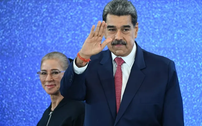 “Maduro dhe bashkëshortja e tij u nxorrën zvarrë nga dhoma e gjumit”, CNN zbardh detaje nga aksioni i Delta Force në Venezuelë