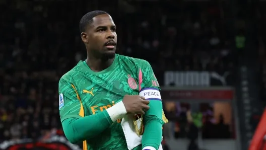 Maignan, fjalim lideri para performancës spektakolare. Agjenti zbarkon në Milano për rinovimin