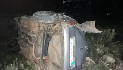 Makina del nga rruga në Sarandë, plagosen dy të rinjtë (Emrat)