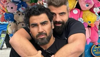 Martohet këngëtari i famshëm bullgar Azis, publikon fotografi me bashkëshortin e tij