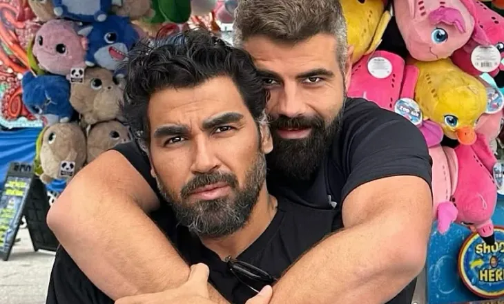 Martohet këngëtari i famshëm bullgar Azis, publikon fotografi me bashkëshortin e tij