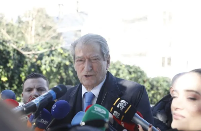 Mashtrimi përmes call-centrave/ Akuza e Berishës: Operacioni u dekonspirua..Veprimtari kriminale nën mbikëqyrjen e narko-policisë