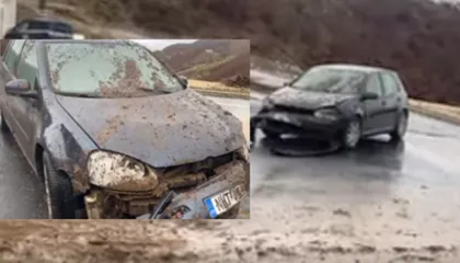Masivi i dherave në aksin Qukës-Qafë Plloçë zë poshtë një makinë, shpëton shoferi