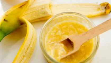 Maskë me banane për flokë të mrekullueshëm