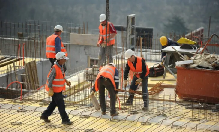 ‘Mbi 180 mijë punëtorë nën pragun e varfërisë’/ Mobilizim në Maqedoninë e Veriut, LSM kërkon pagën minimale 600 euro