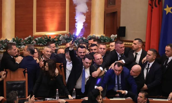 Mblidhet Byroja për deputetët e përjashtuar, Këlliçi letër Peleshit: Mbledhja të jetë me dyer të hapura!