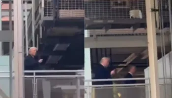 “Mbrojtës pedofilësh”/ Moment tensioni gjatë vizitës së Trump në fabrikën Ford, presidenti-punëtorit: F*** you