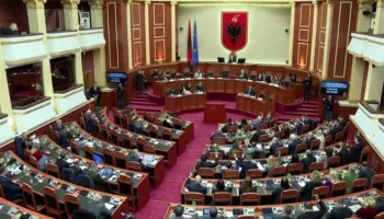 Mbrojtja e gazetarëve, opozita kundërshton projektin e qeverisë për dekriminalizimin e shpifjes