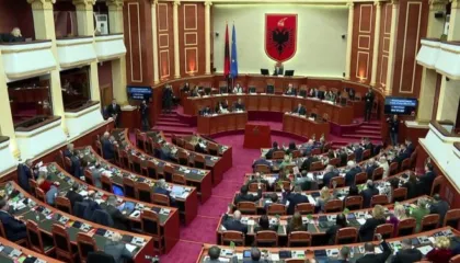 Mbrojtja e gazetarëve, opozita kundërshton projektin e qeverisë për dekriminalizimin e shpifjes