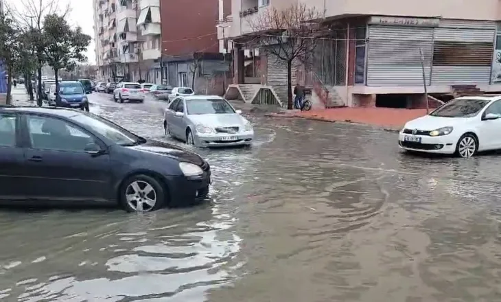 Mbyllen shkollat në Durrës, pezullohet mësimi edhe në Lezhë