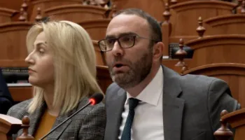 Mbyllja e Kadastrës në Vlorë, Bardhi akuza Koçiut: Nuk u garantoni dot punonjësve siguri nga krimi