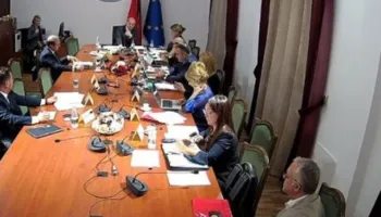 Me 13 vota pro, Komisioni i Jashtëm kalon projektligjin për Bordin e Paqes