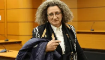 Me 3 mbiemra e dënuar në Greqi, Irena sfidon KLGJ: Ju s’më shkarkoni dot