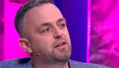 “Më arrestuan një ditë pasi lindi vajza”, rrëfimi mes lotësh i Senos: Kur dola nga burgu, nuk më njihte…