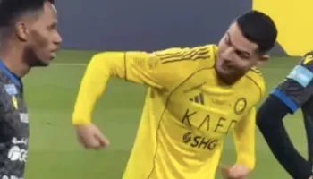 “Më hip në shpinë…”; Ronaldo me kërkesë të çuditshme ndaj kundërshtarit. Fund i acaruar i ndeshjes (video)