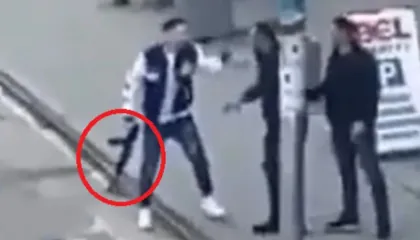 Me kallashnikov në dorë në mes të qytetit/ Terrorizoi qytetarët në Podujeve, arrestohet autori pas të shtënave me armë