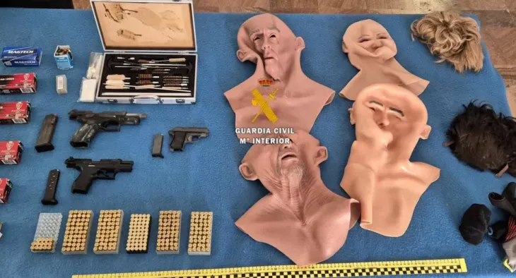 Me maska lateksi dhe paruke/ Goditet banda shqiptare që terrorizoi Malagën, vidhnin shtëpitë luksoze