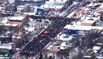 Me mijëra i bashkohen protestave, pas vrasjes së nënës së tre fëmijëve nga “policia private” e Trump