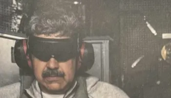 Me pranga dhe syze të errëta, Trump poston foton e Maduros pas kapjes nga ushtria e SHBA