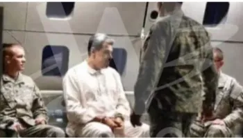 Me pranga në duar, kjo është fotografia e parë e Maduros pasi u kap nga amerikanët