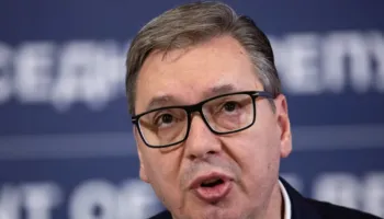 “Më qesharaku në botë!”, Vuçiç reagon pas takimit mes eurodeputetëve dhe opozitës serbe