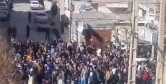 Më shumë se 50 protestues të vrarë në demonstrata në Iran, Interneti është ndërprerë për më shumë se 24 orë