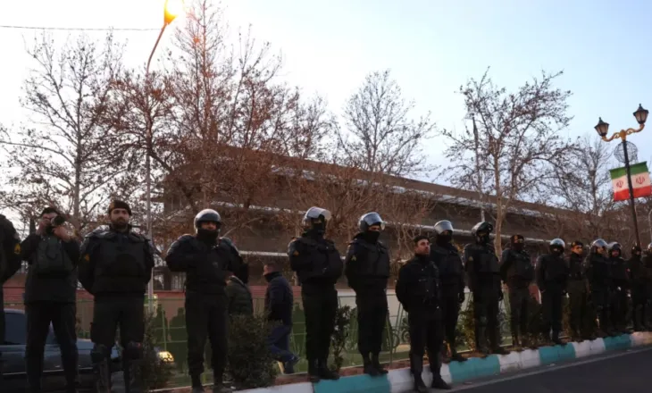 Më shumë se dy javë protesta në Iran, mijëra viktima