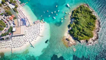 Media e huaj: Britanikët zgjedhin Ksamilin