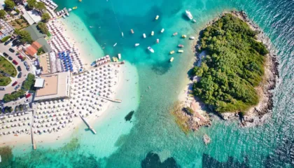 Media e huaj: Britanikët zgjedhin Ksamilin