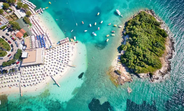 Media e huaj: Britanikët zgjedhin Ksamilin