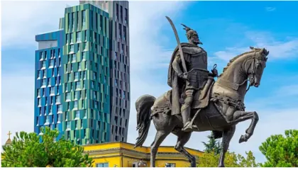 Media e huaj: Tirana, arratisja dimërore e irlandezëve