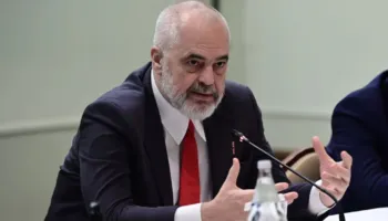 “Mendoni se jeni trashëgimtarë të Platonit dhe Aristotelit”, batuta e Ramës shkakton debat në median greke. Kryeministri: Ata janë filozofë grekë, por…