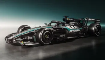 Mercedes publikon pamjet e para të makinës së re dhe nis menjëherë testet në Silverstone