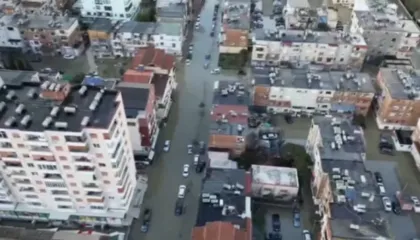 Meta: Durrësin nuk e përmbyti shiu, por korrupsioni i një bande kusarësh në Bashki dhe Qeveri