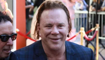 Mickey Rourke pothuajse i panjohshëm, përballet me dëbim nga shtëpia dhe një borxh prej 60,000 dollarë