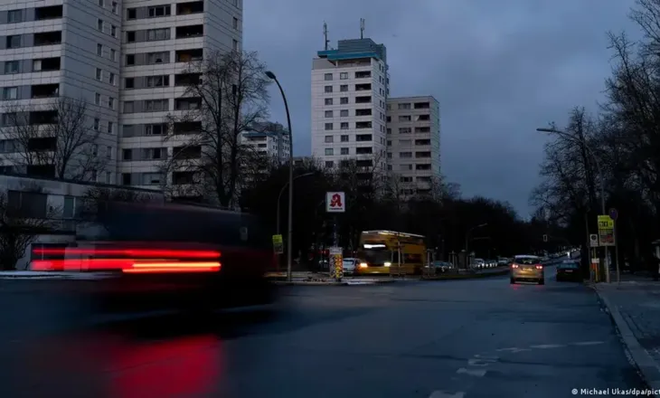 Mijëra familje pa energji elektrike në Berlin, kush fshihet pas sulmit që paralizoi qytetin. Vendi në temperatura nën zero