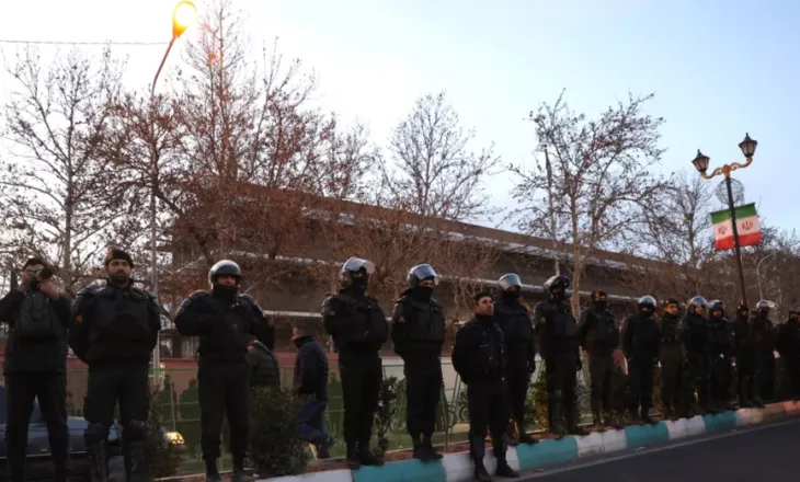 Mijëra të vrarë në Iran, forcat e sigurisë së vendit mbajnë kontrollin