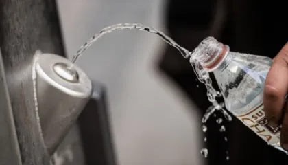 Mikroplastikat ndryshojnë ‘ngarkesën’ e spermës, baballarët përgjegjës për sëmundjen e diabetit te vajzat