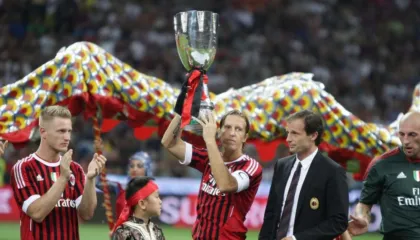 “Milan, mos prit që Leao të bëjë ‘9’ e pastër. Rabiot duhet përfshirë më shumë në zonën e golit”